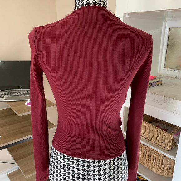 Long sleeve maroon shirt 💜 - Picture 6 of 14